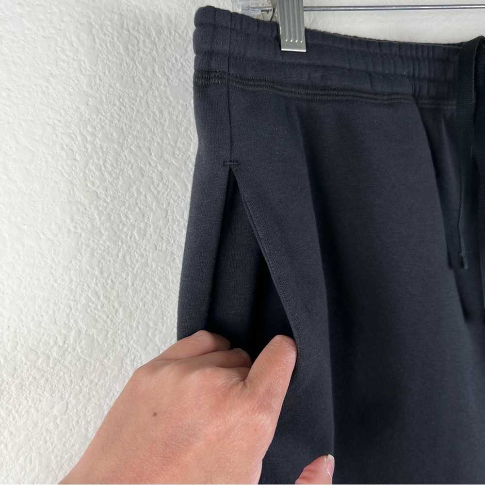 NWT Beyond Yoga LuxeFleece Mid Rise Jogger Sweatpants Black Medium - Picture 11 of 16